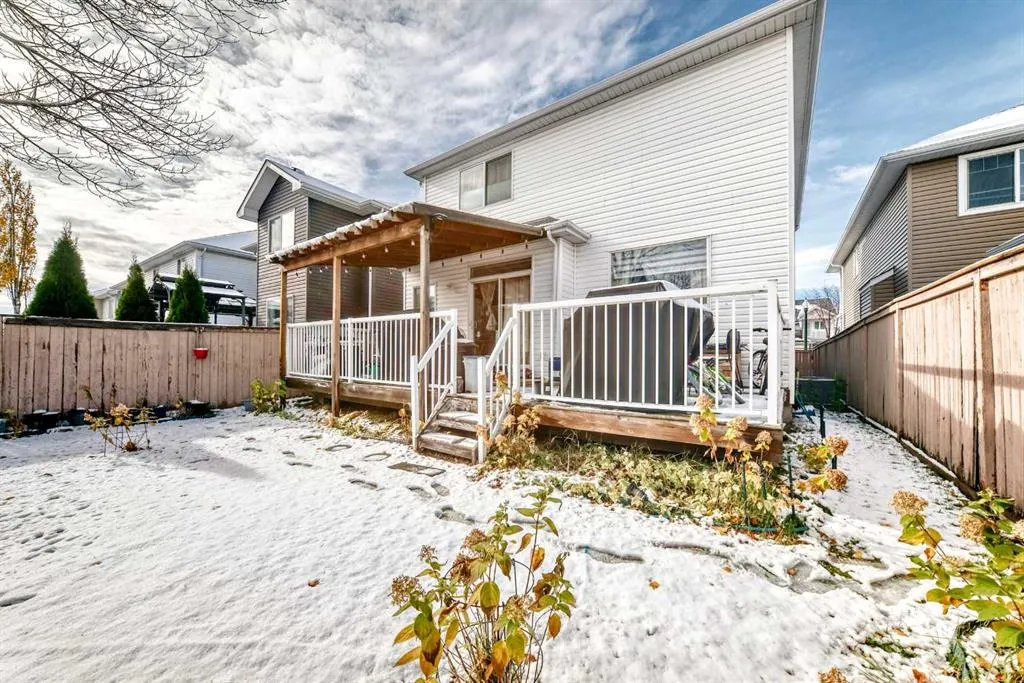 38 Coral Reef Crescent NE