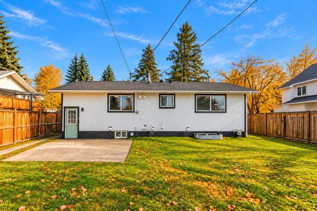 6807 Huntchester Road NE