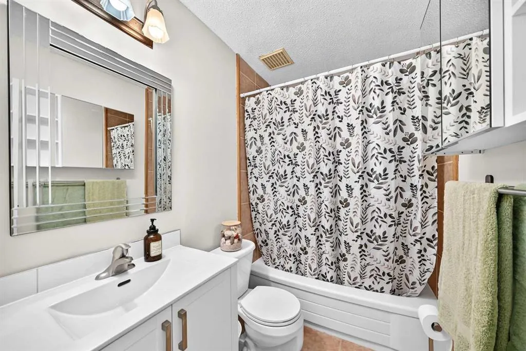 1055 72 Avenue NW #2
