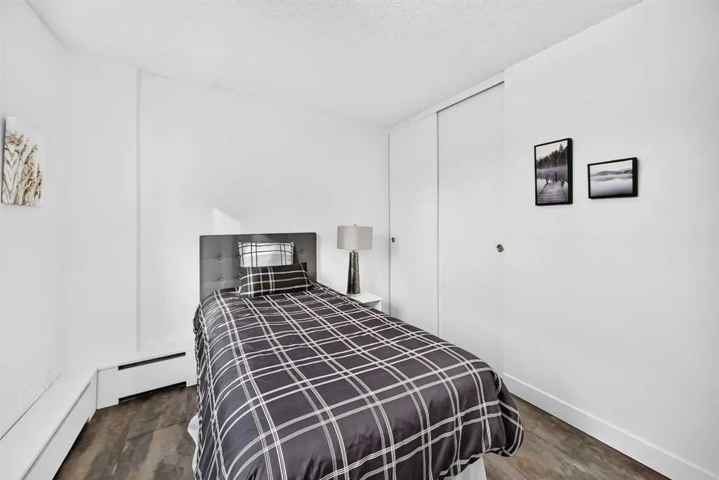 314 14 Street NW #206
