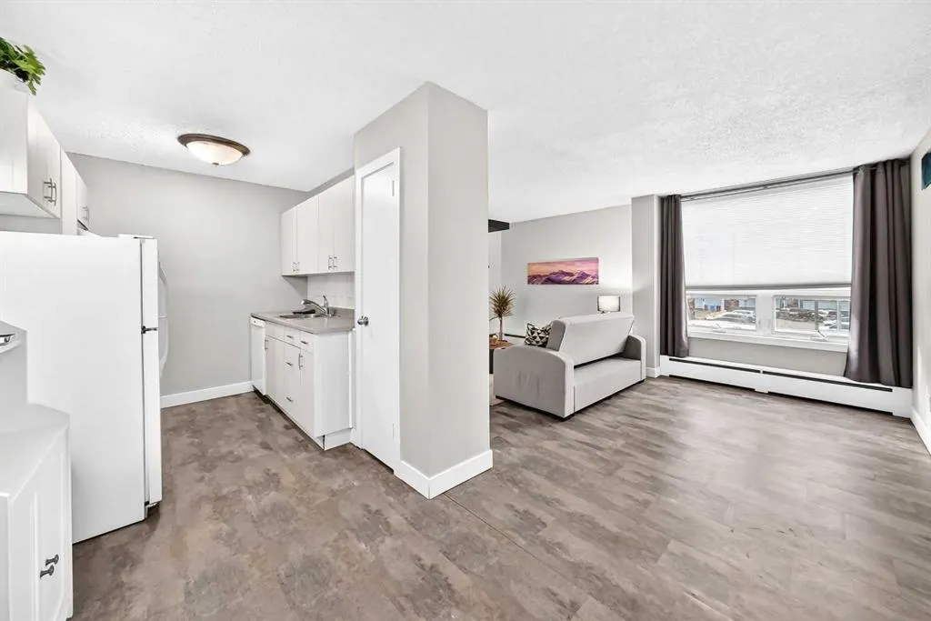 314 14 Street NW #206