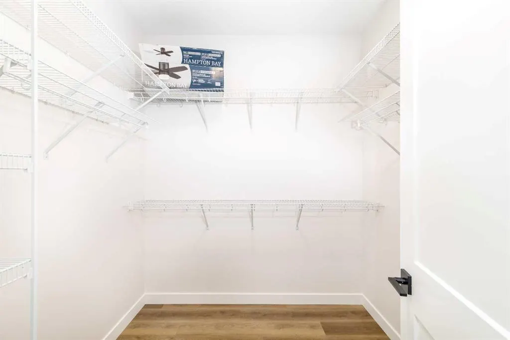 5463 55 Avenue #7