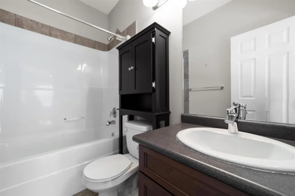 5021 34 Avenue #12