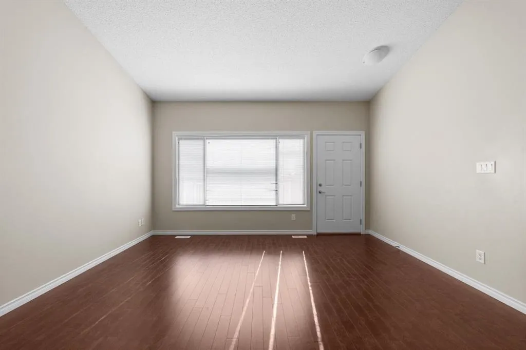 5021 34 Avenue #12