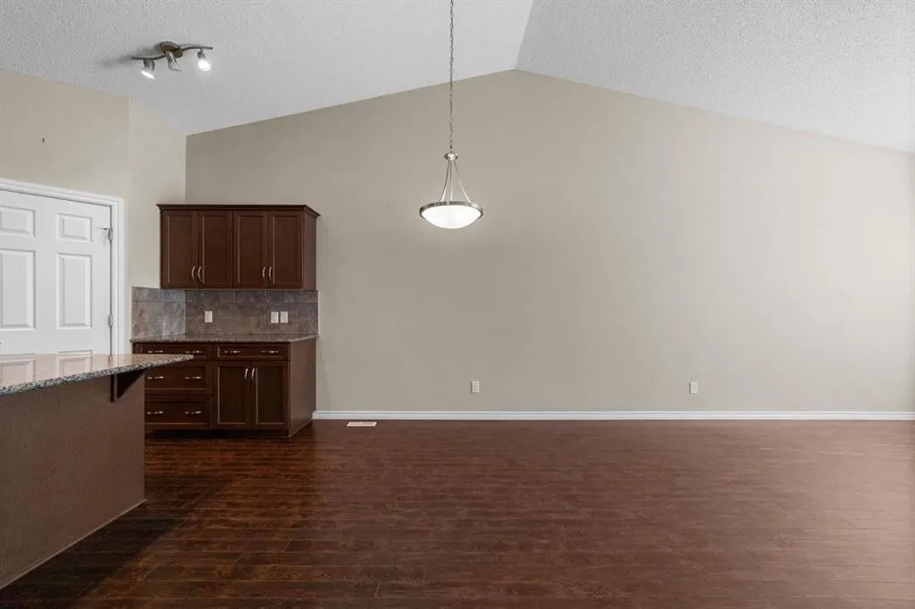 5021 34 Avenue #12