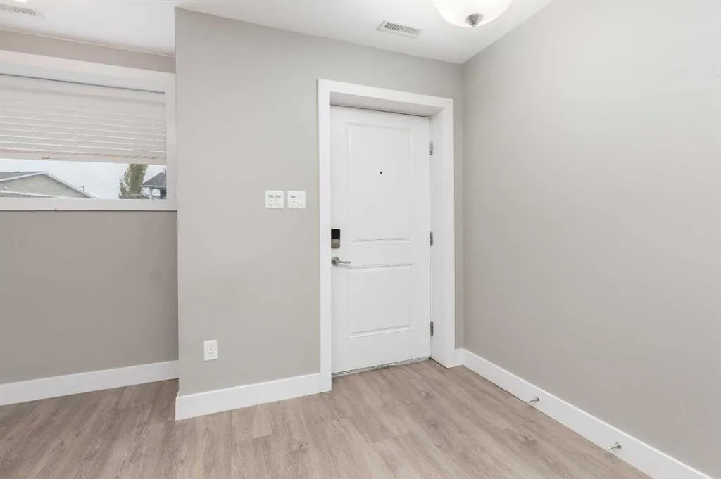 319 Northlander Bend W