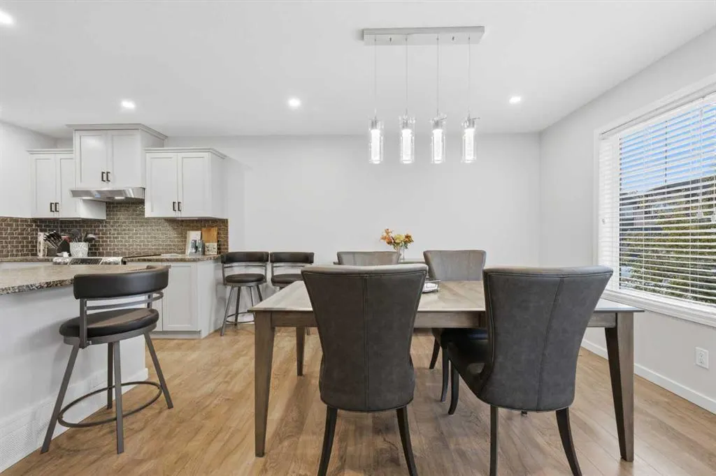 121 Springmere Grove
