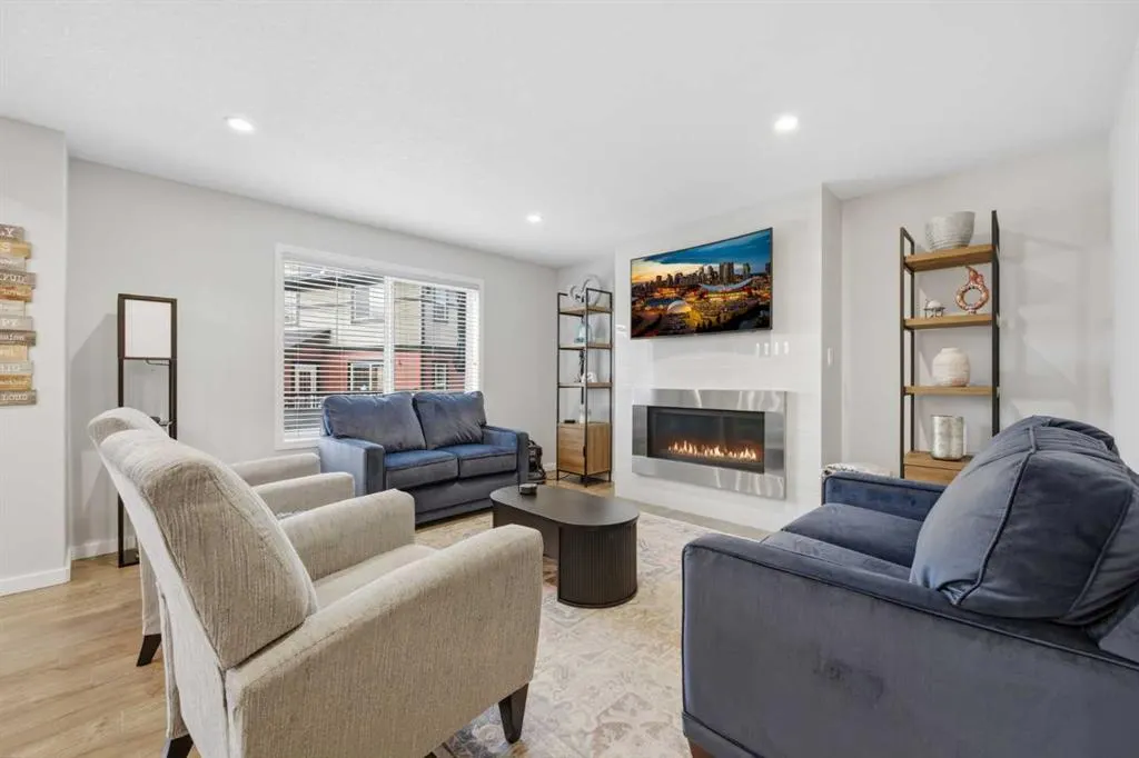 121 Springmere Grove