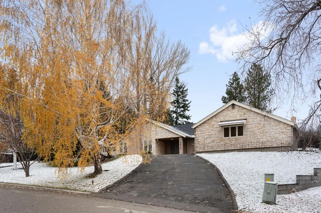 240 Eagle Ridge Drive SW