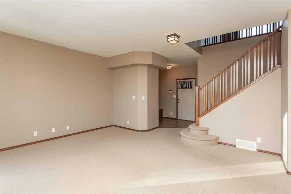 23 Lanterman Close