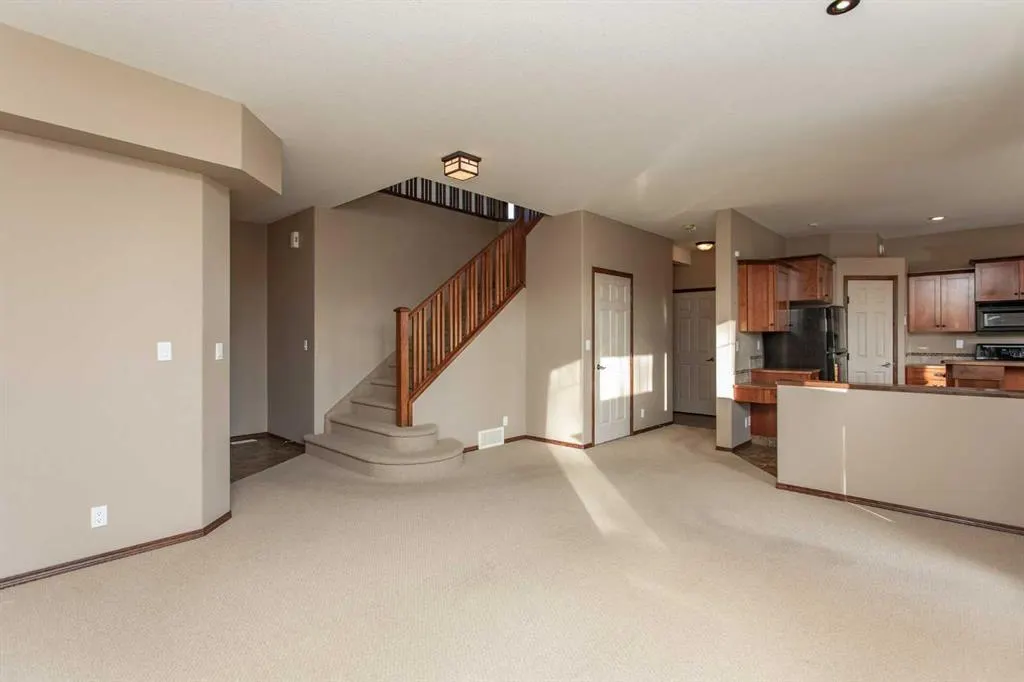 23 Lanterman Close