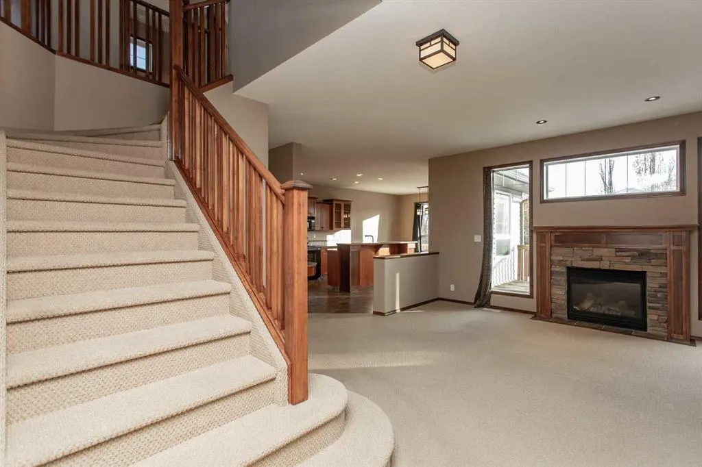 23 Lanterman Close