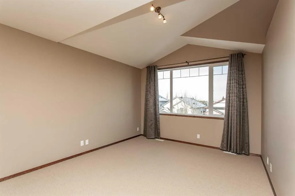 23 Lanterman Close