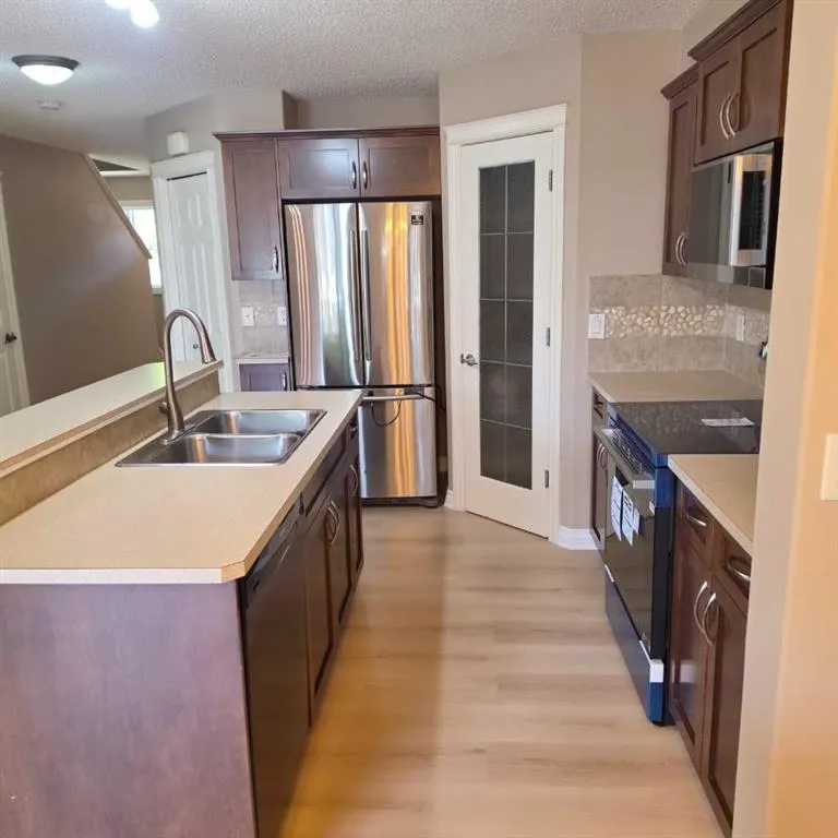 308 11 Avenue NW #129