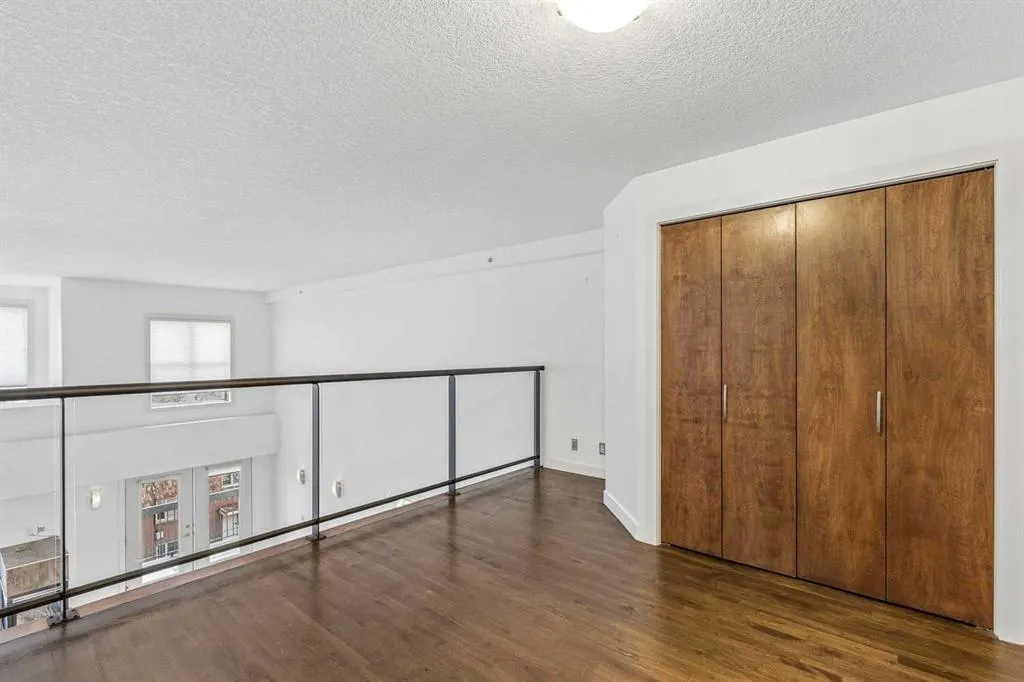 317 19 Avenue SW #407