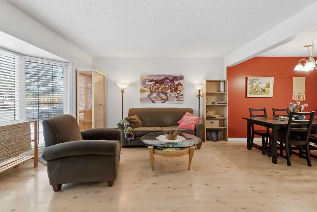 6 Bermuda Lane NW