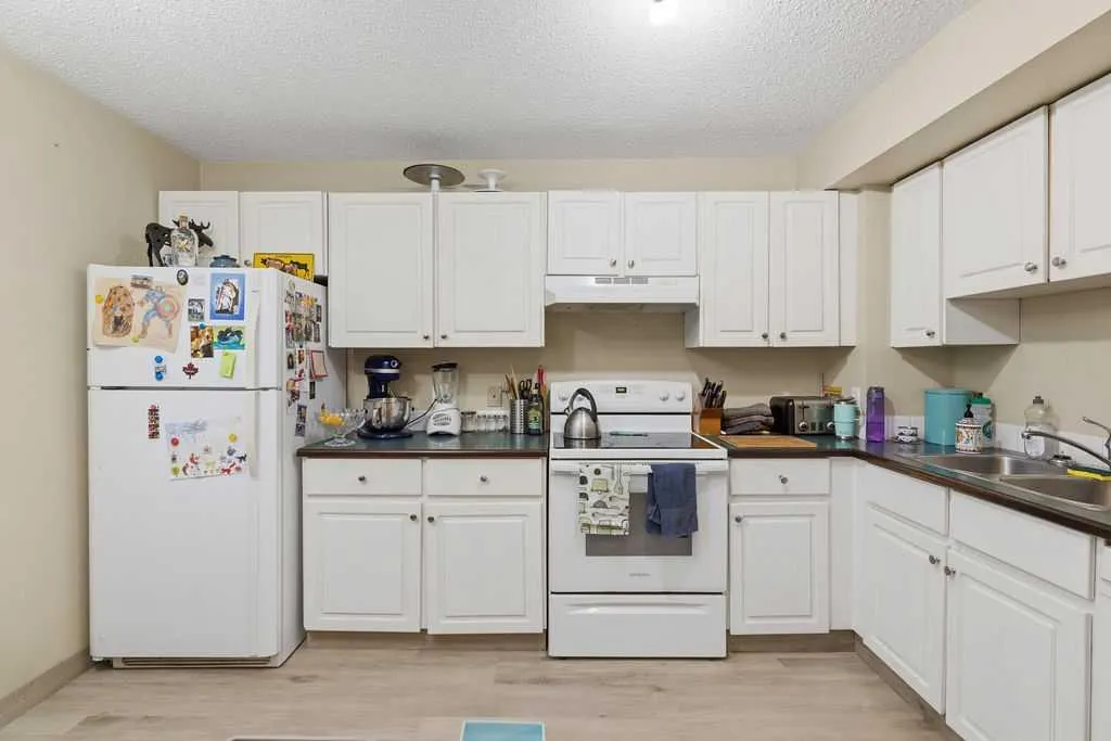 6 Bermuda Lane NW