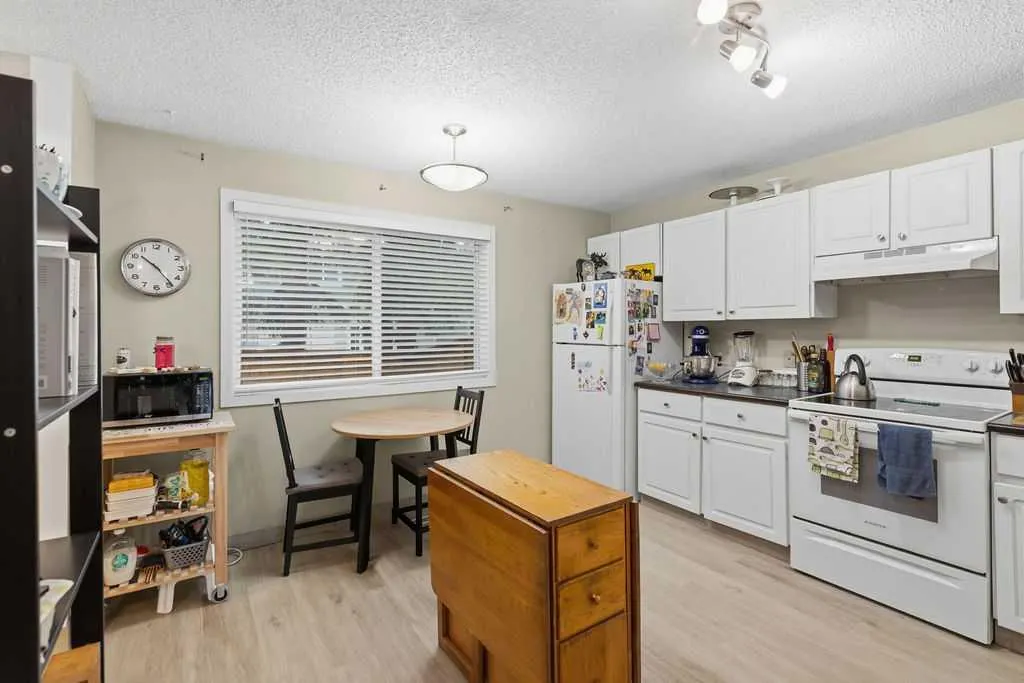 6 Bermuda Lane NW