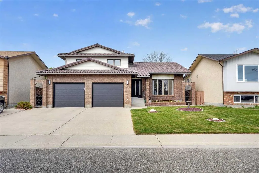 35 Ermineglen Road N
