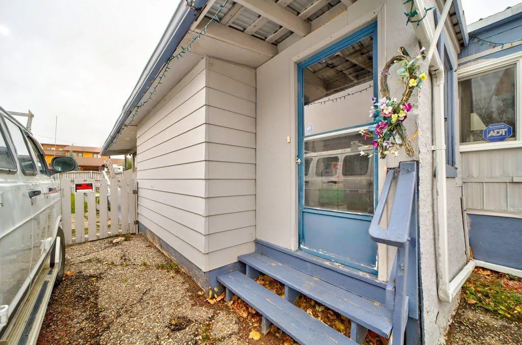 895 Elizabeth Street #29