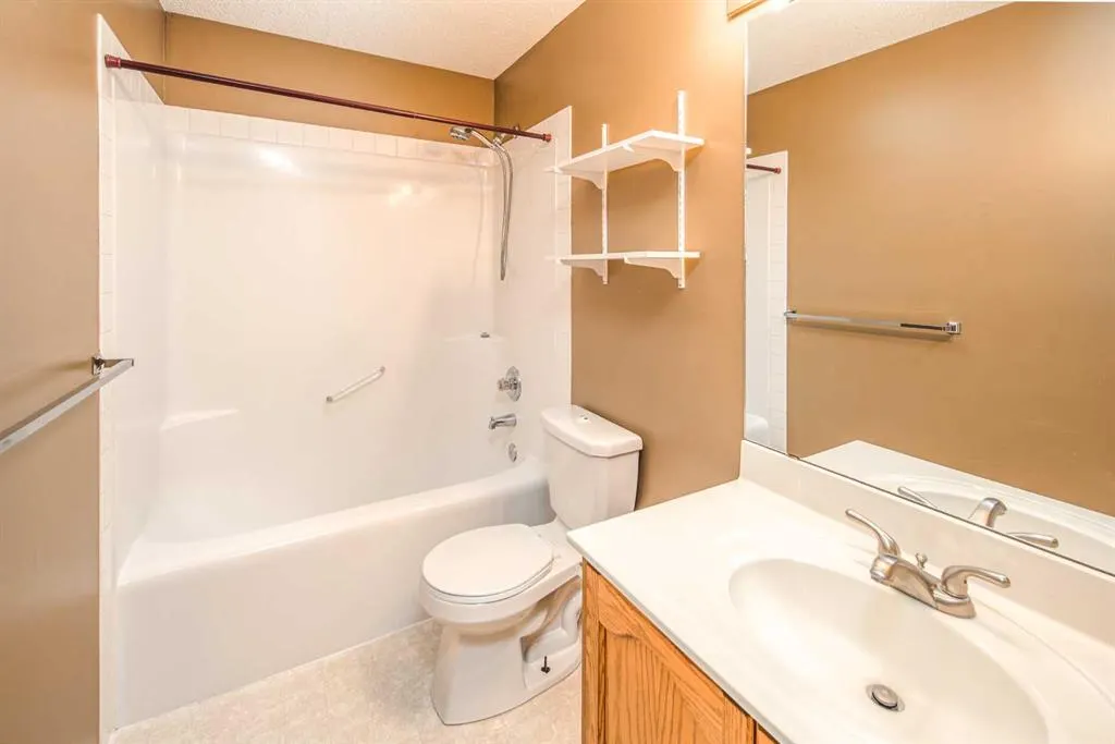 283 Arbour Crest Road NW