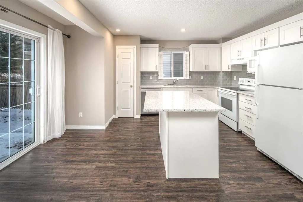 283 Arbour Crest Road NW