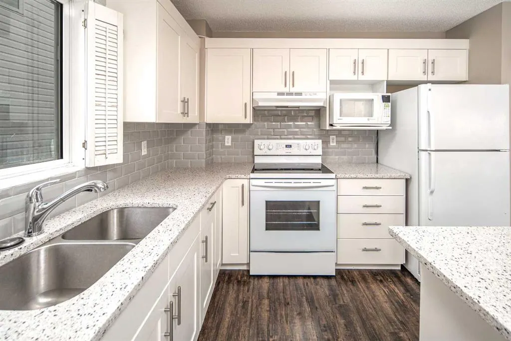 283 Arbour Crest Road NW