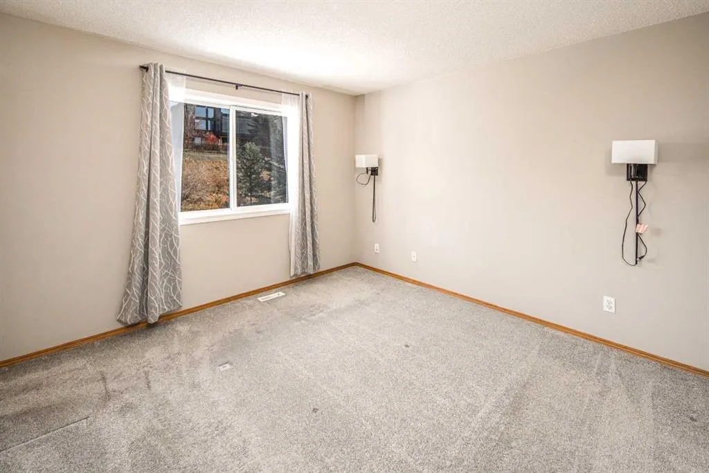 283 Arbour Crest Road NW