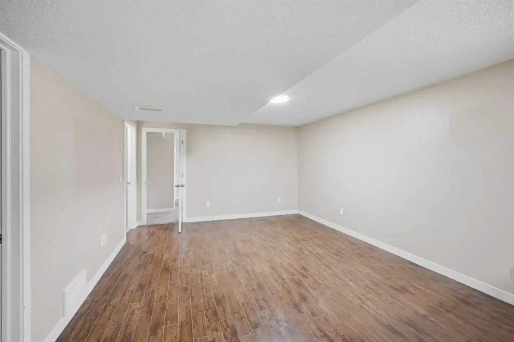 5 Taralake View NE