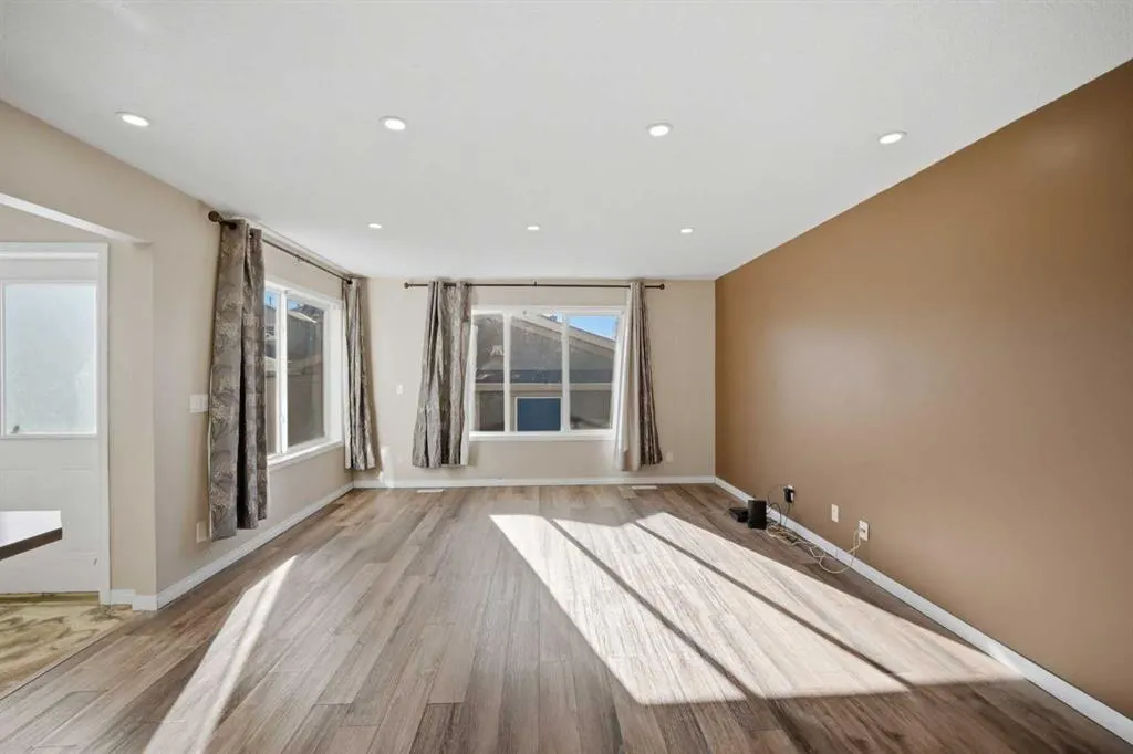 5 Taralake View NE