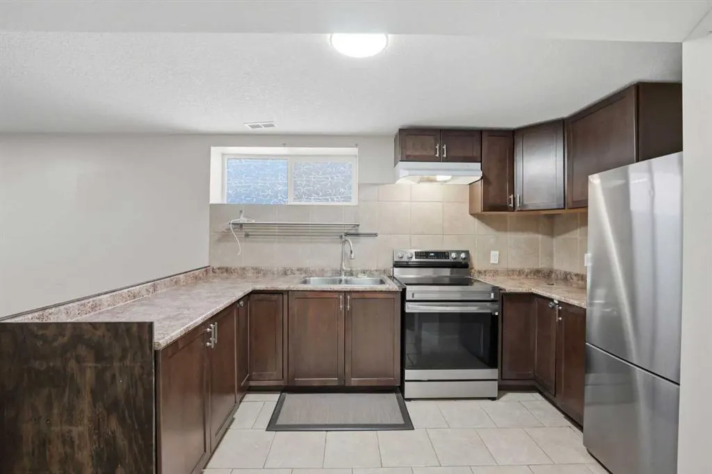 5 Taralake View NE