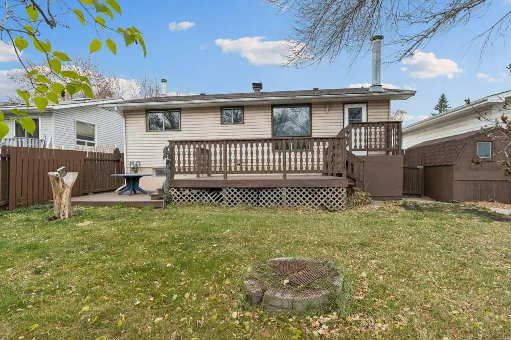 123 Lynnview Way SE