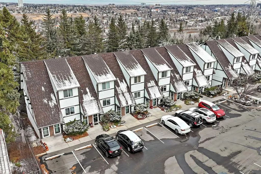 304 Cedar Crescent SW #12