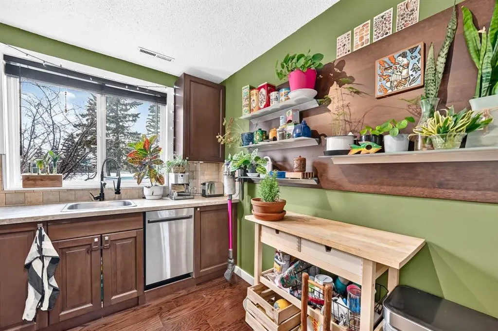 304 Cedar Crescent SW #12