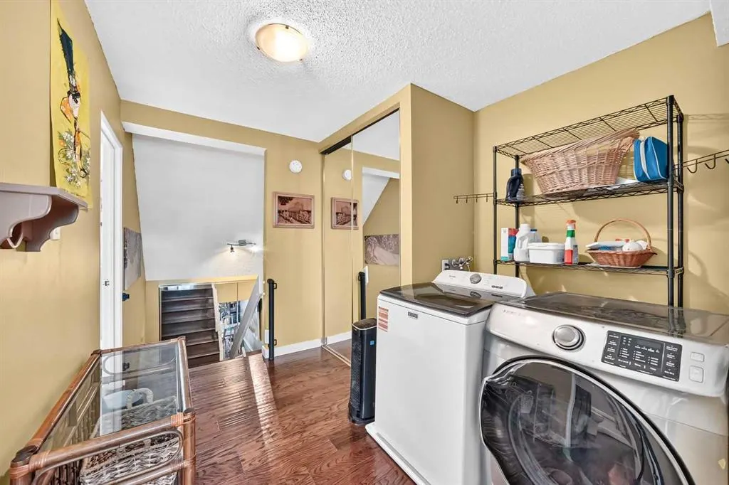 304 Cedar Crescent SW #12