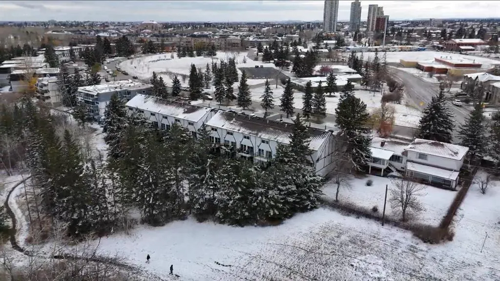 304 Cedar Crescent SW #12