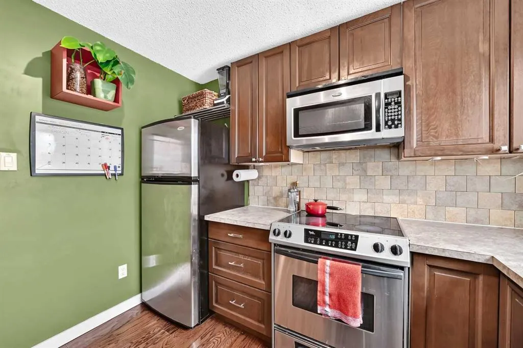 304 Cedar Crescent SW #12
