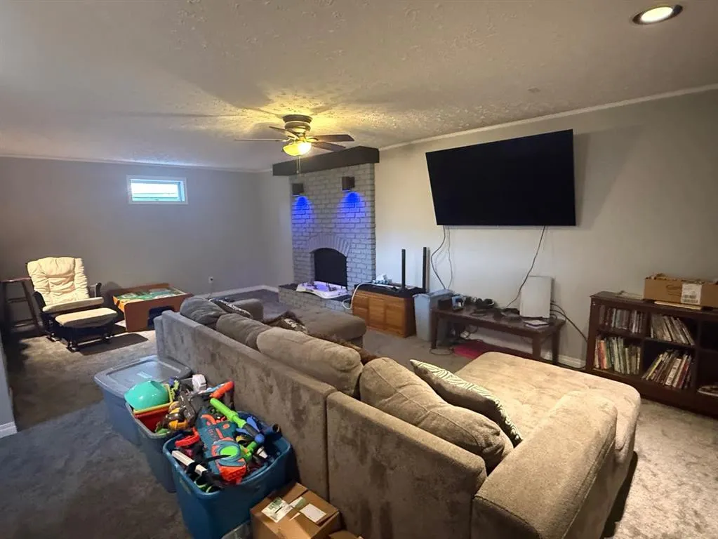 313 Nill Place