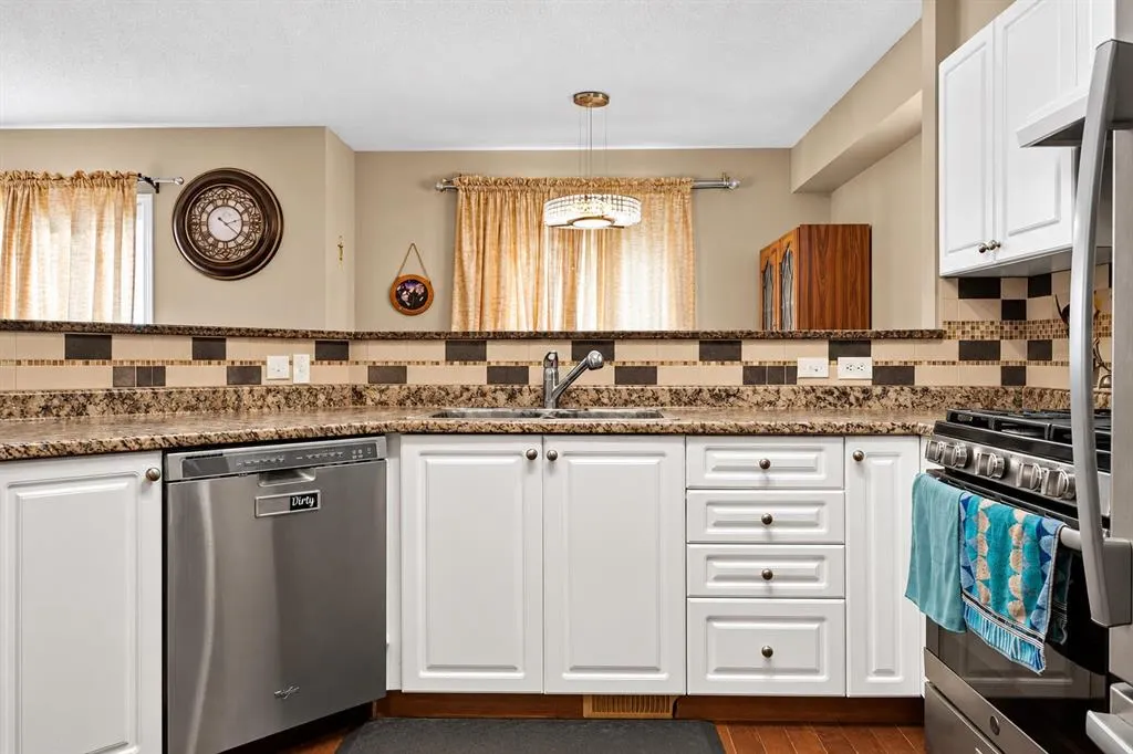 16 Citadel Meadow Gardens NW