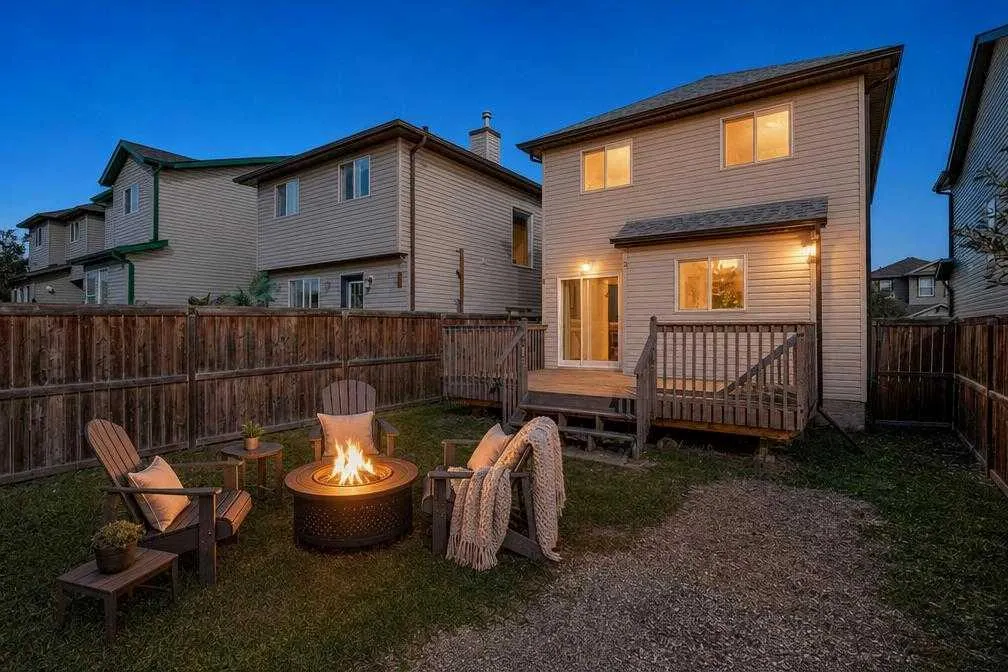184 Everridge Way SW