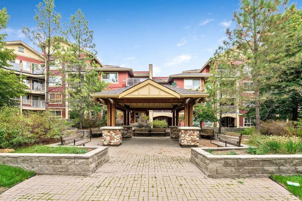 22 Richard Place SW #133