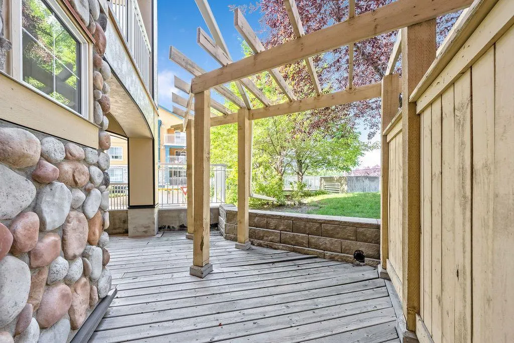 22 Richard Place SW #133