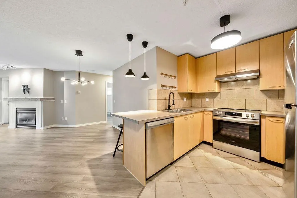 22 Richard Place SW #133