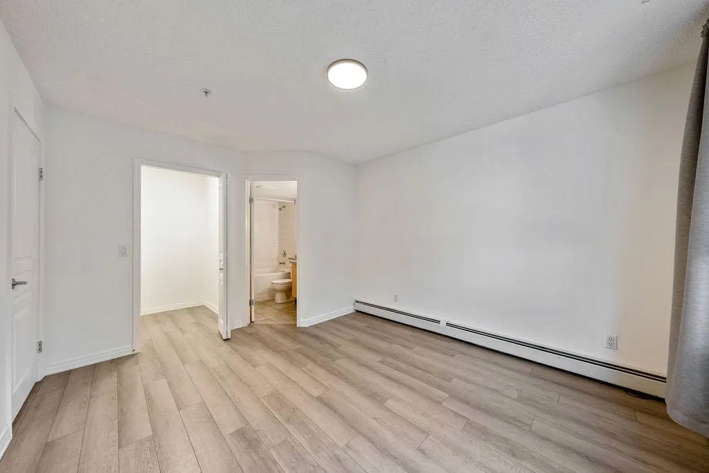 22 Richard Place SW #133