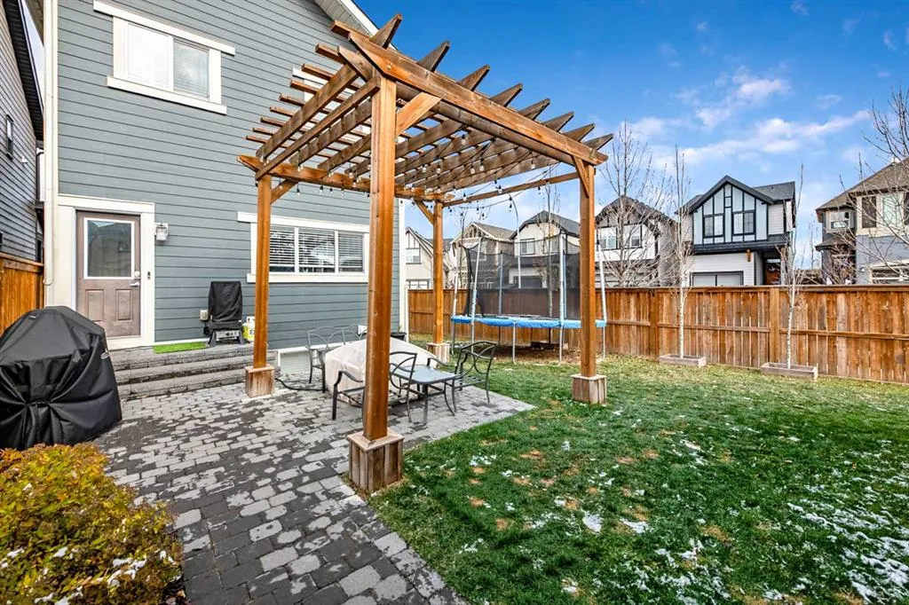 112 Masters Heights SE