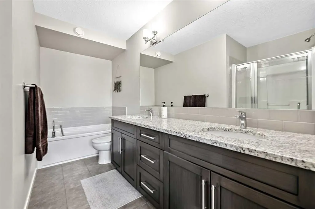 112 Masters Heights SE