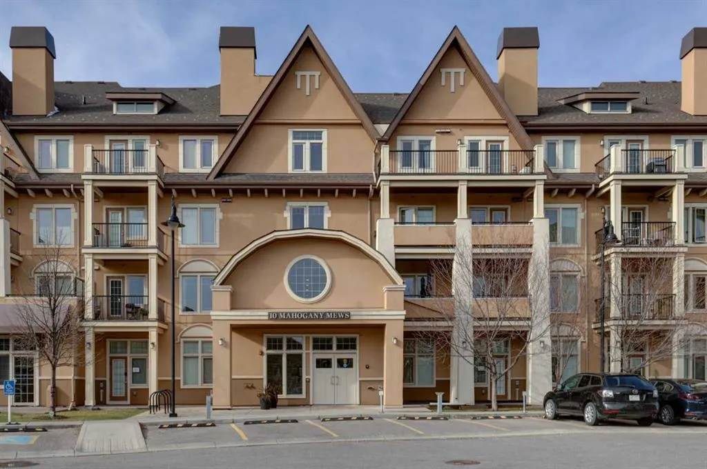 10 Mahogany Mews SE #110