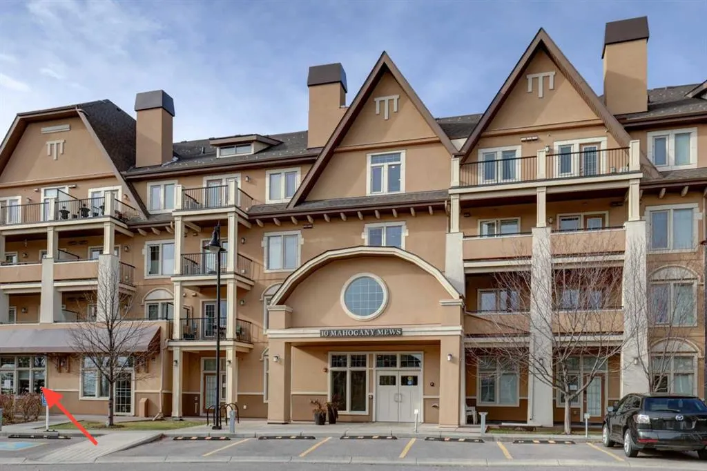 10 Mahogany Mews SE #110
