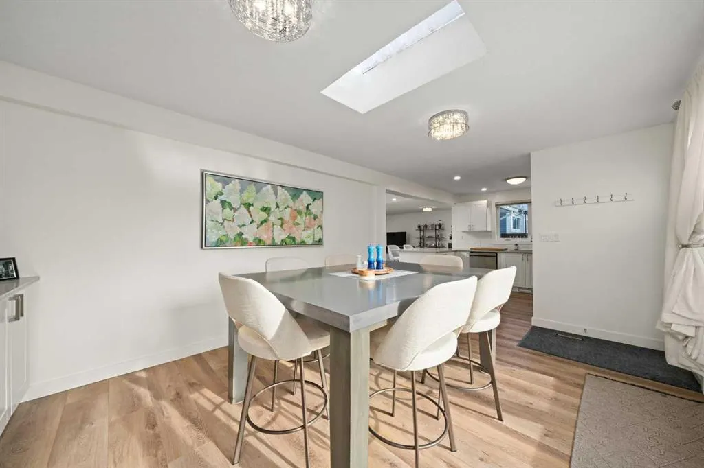 111 Lynnview Crescent SE