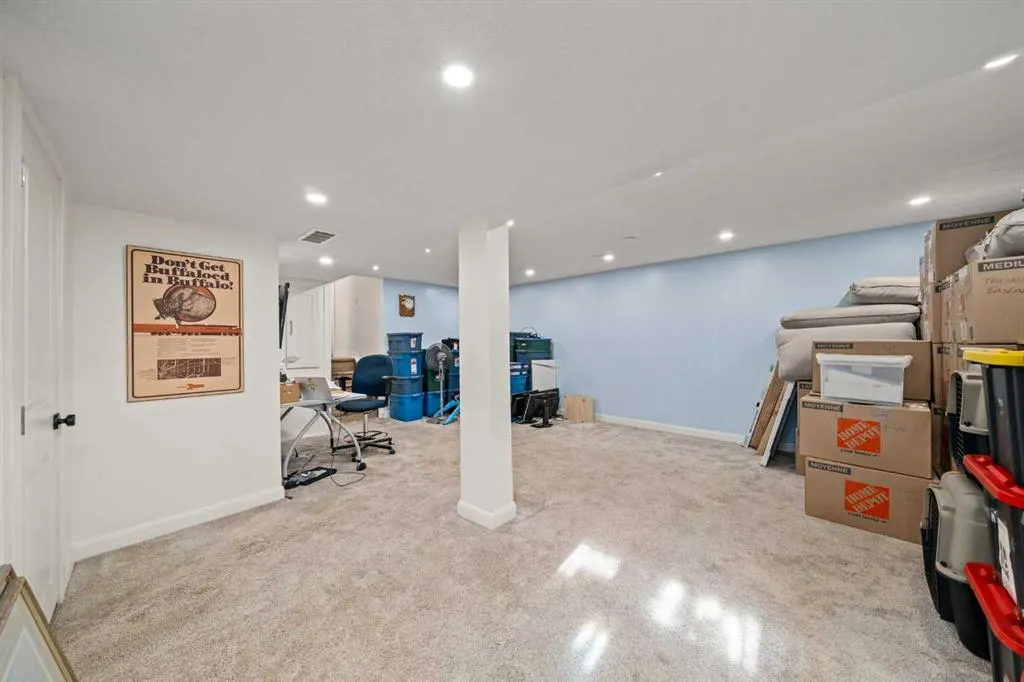 111 Lynnview Crescent SE